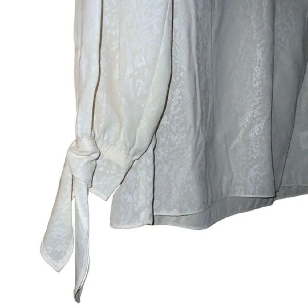 Michel Kors Cream V Neck Blouse Tie Sleeve Long Sleeve Womens Top size XS